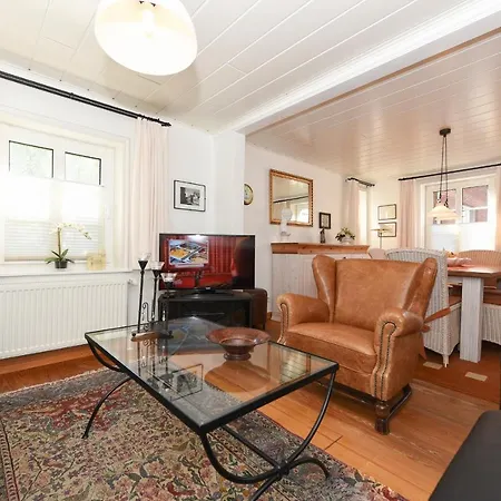 Carl-haeberlin-strasse מלון *